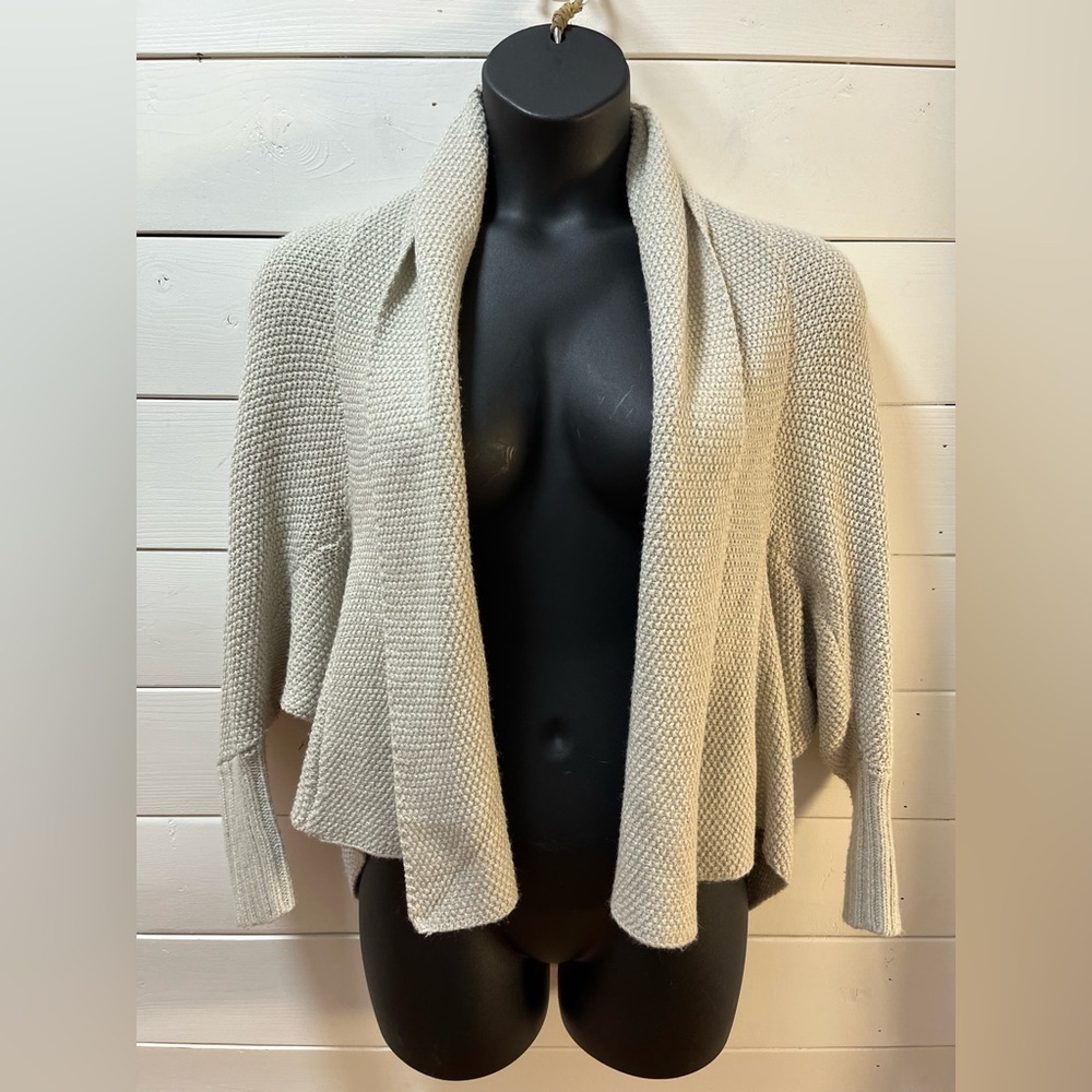 BCBG MAX AZRIA – Grey-Beige Textured Knit Open Cardigan (M)